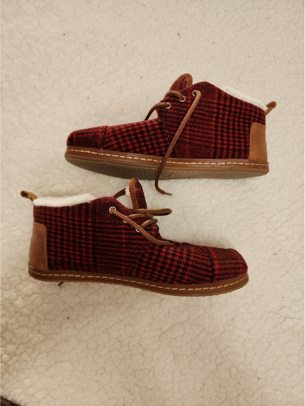 New Tom’s Bota Booties Red Paid Felt w/Leather Faux Fur lining Sz Women’s 6.5